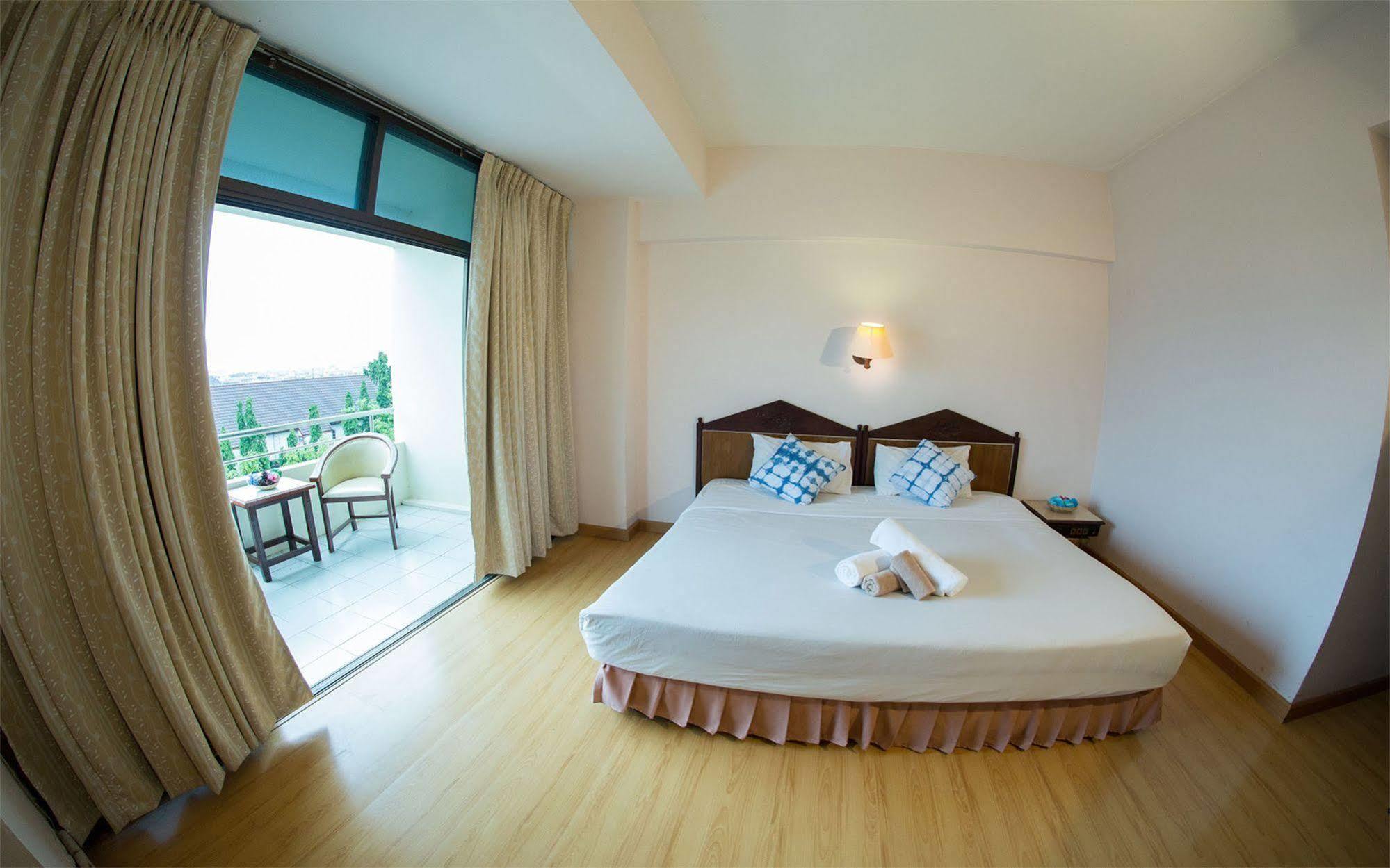 Phrae Nakara Hotel Luaran gambar